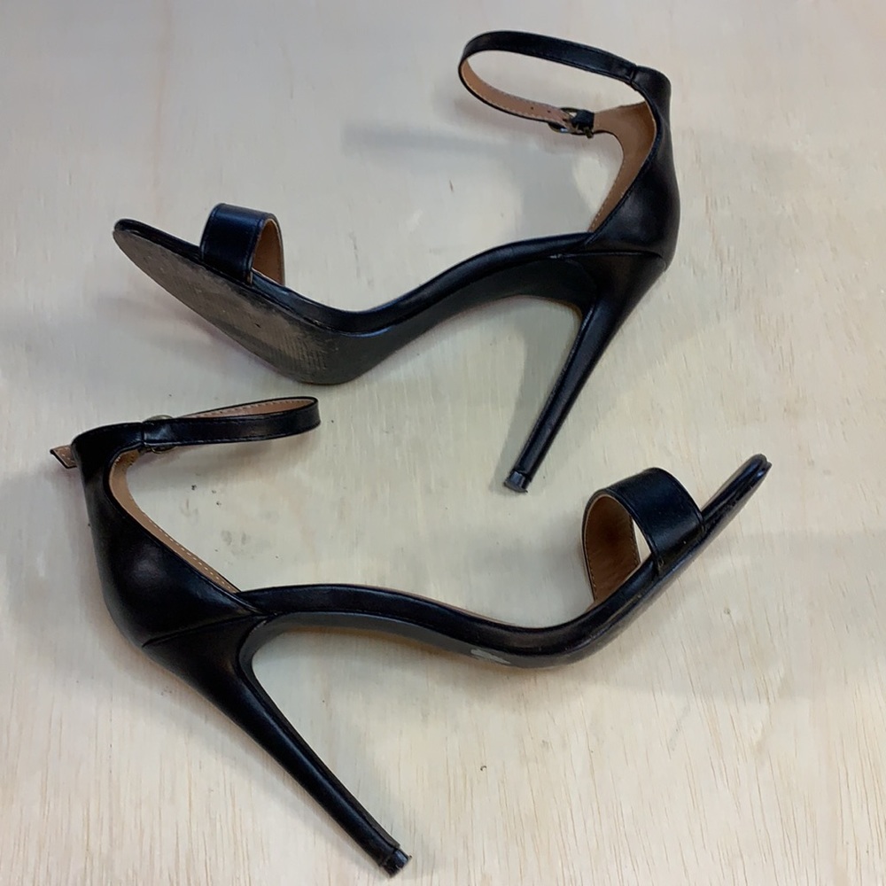 Black Heels - Picture 2 of 3